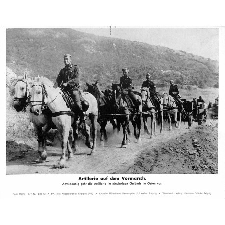 13897	 WWII press photo print	 Artillerie auf dem Vormarsch	 Russia 1942, Serie 1522d	